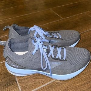 Brooks running shoes levitate 3